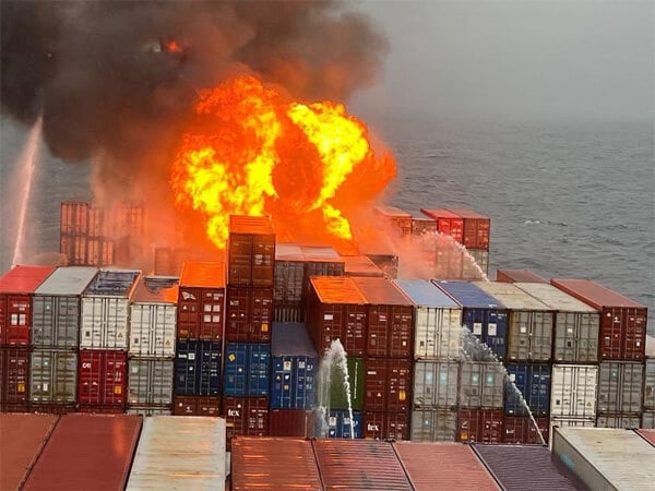 Video: Container Fire Burning on Maersk Containership Off India