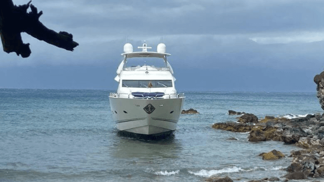 Maui County grounded yacht