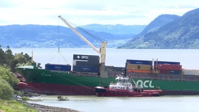 removing container from vessel