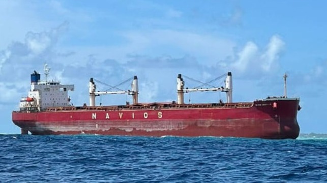 bulker grounded in the Maldives 