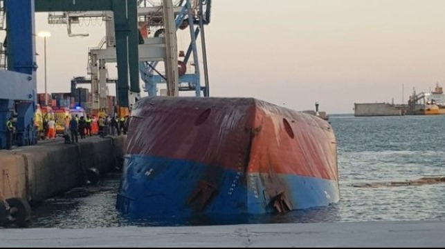 containership capsizes in Spain