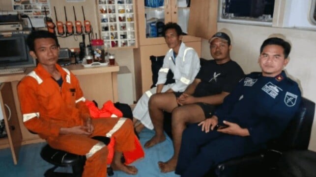 Rescued crewmembers from the Noah Satu (Indonesian Directorate of Shipping)