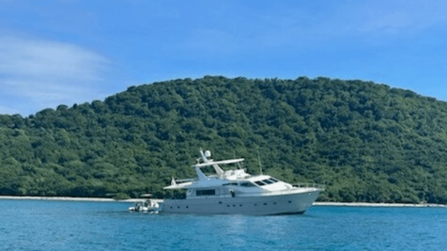 Grounded yacht Runaway off Culebra, Puerto Rico (USCG)