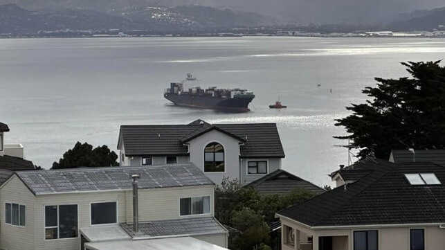 Containership broken down Wellington