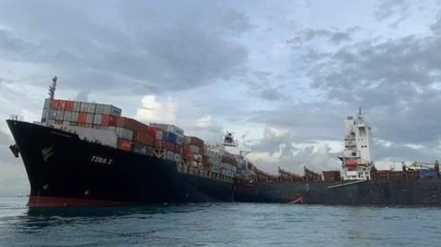 containership hits grounded ship in Indonesia and grounds