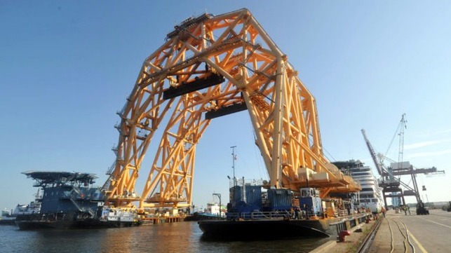 Lift crane arrives in Florida preparing for the Golden Ray lift