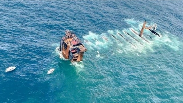 removal of the wreck of the X-Press Pearl off Sri Lanka 
