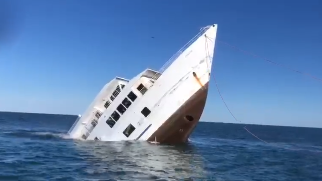 modern cruise ship sinks