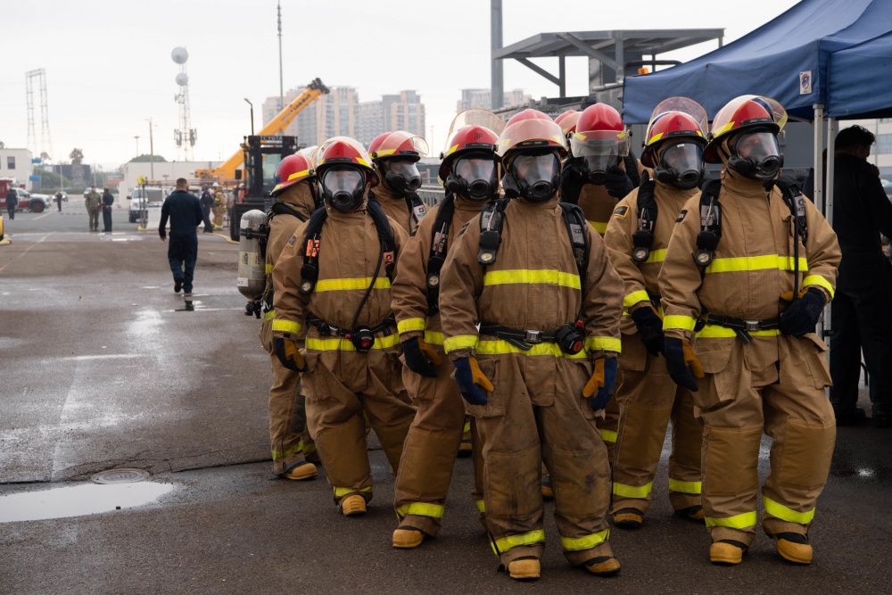 firefighting teams bonhomme richard 4