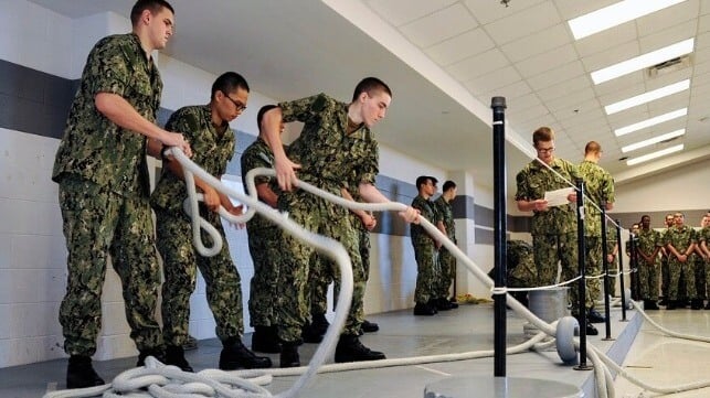 USN recruits practice line handling