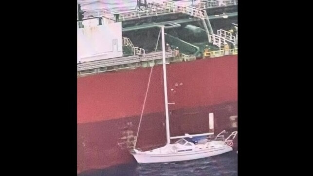 Silver Dover tanker rescues the yacht Tao