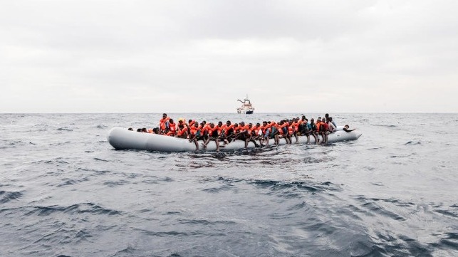 migrant raft