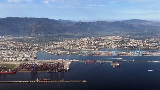 Port of Algeciras, a major transshipment and bunkering hub (Adam Cli / CC BY SA 4.0)