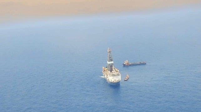OSVs tending a drillship in the Gulf of America (iStock / Divya Kulkarni)