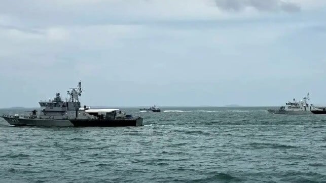 Krabi Class HTMS Prachuap Khiri Khan (P552) off Koh Kut (Royal Thai Navy)