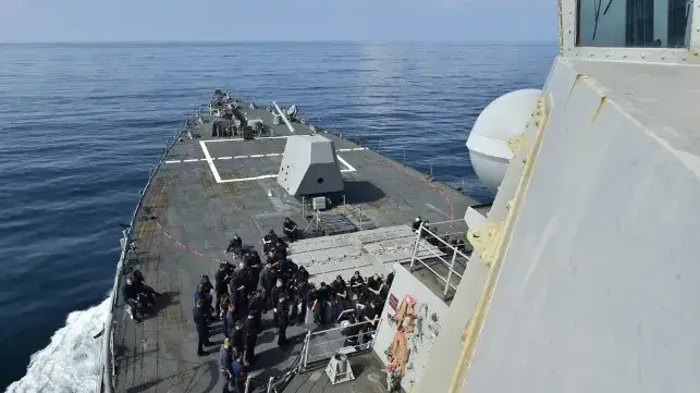 Safety meeting, USS Gridley, 2014 (USN)