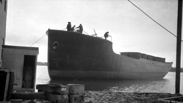Seiner's sister ship Harvard at time of launch (public domain / Boothbay Region Historical Society)
