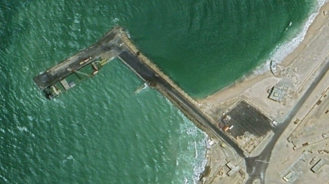 MV Takreem seen unloading at Hulaf, Socotra (Google Earth/Airbus/CJRC)