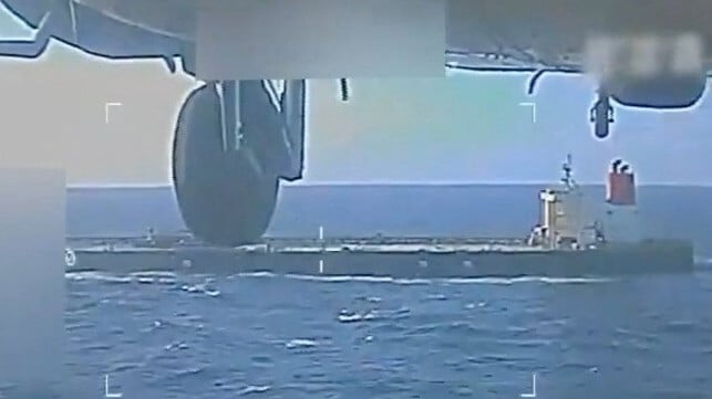 An American helicopter approaches the tanker Skipper off Venezuela, Dec. 10 (DOJ)