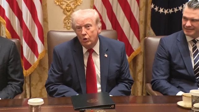 Donald Trump cabinet meeting