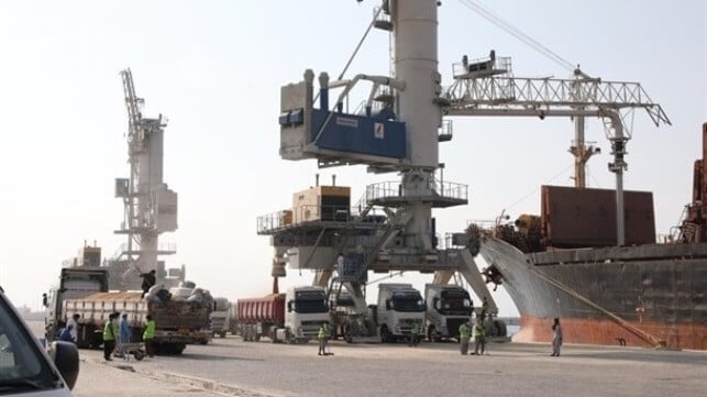 Grain suction boom at Chabahar Port (AgriculturalEngineer96/CC BY SA 4.0)