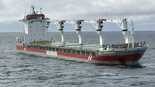 cargo ship groundedi n Arctic